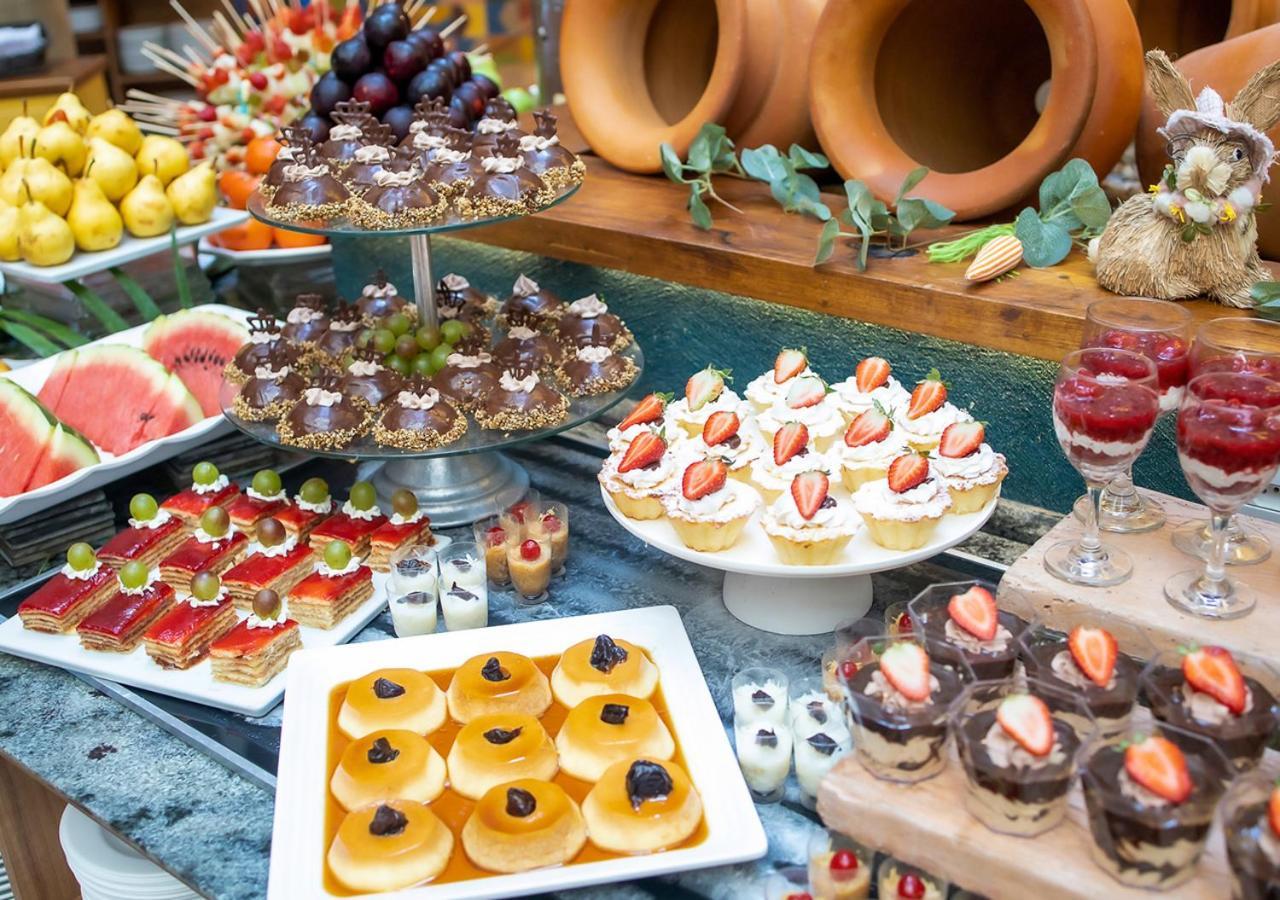 Hot Beach Resort Olímpia Eksteriør bilde A dessert buffet